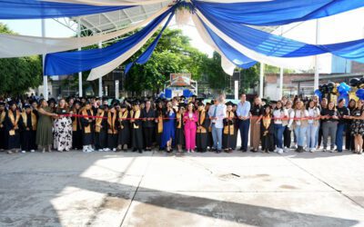 Cinthia Teniente inaugura techumbre en la Primaria Ignacio Zaragoza de Sarabia